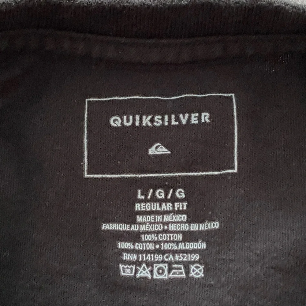 QUIKSILVER Black w/ Blue Logo Surf Tee Shirt Men L Large - Picture 4 of 5